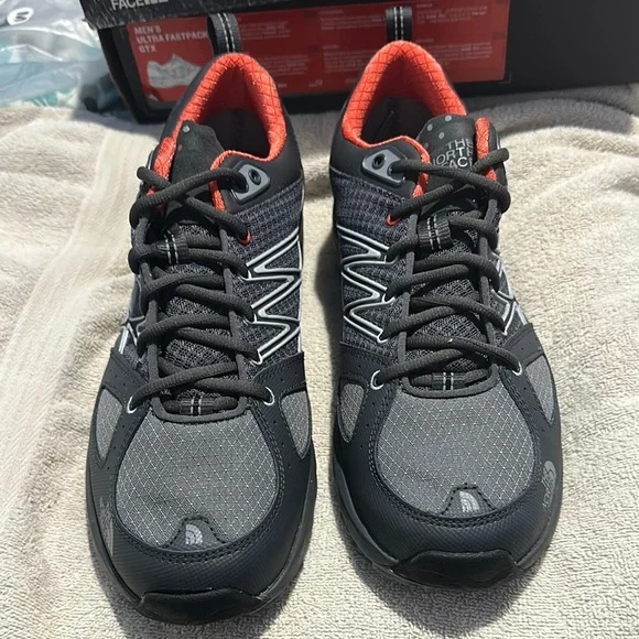The North Face Black and Red Athletic Shoes Trainers The North Face Offtrail GORE-TEX women | Deporvillage main image 2
